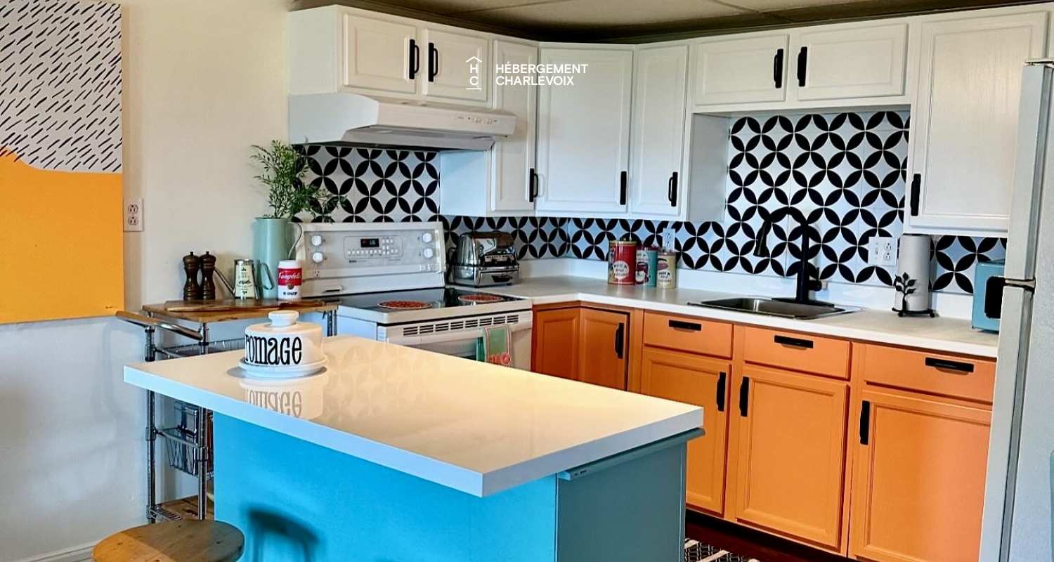 MIG-316 - A few minutes walk from the St. Lawrence River.